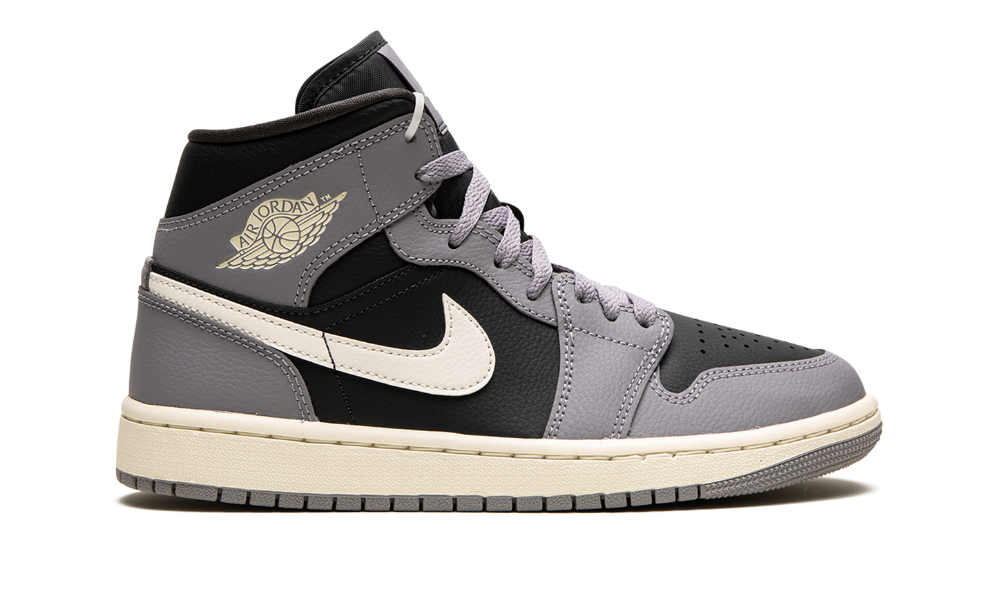 AIR JORDAN 1 MID WMNS "CEMENT GREY"