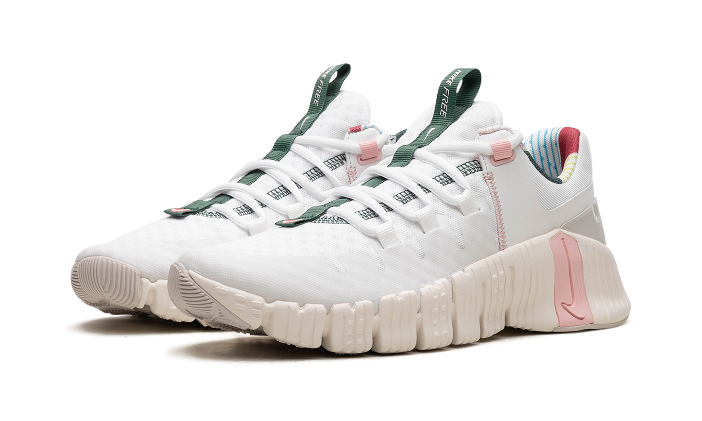 FREE METCON 3 WMNS "All Petals United"