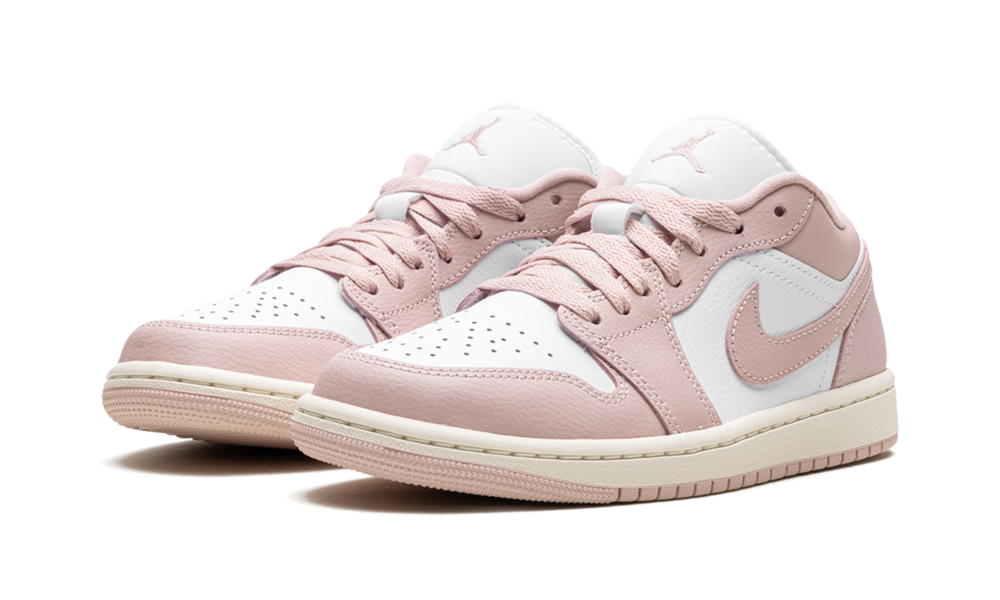 Jordan 1 Low WMNS "Pink Oxford"