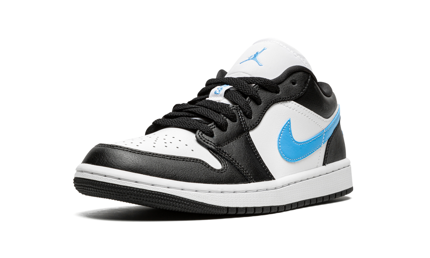 AIR JORDAN 1 LOW WMNS "Black / University Blue"