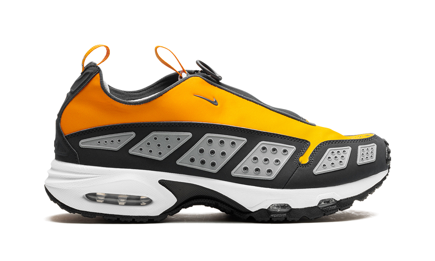 Air Max Sunder WMNS "Canyon Gold Deep Ocean"