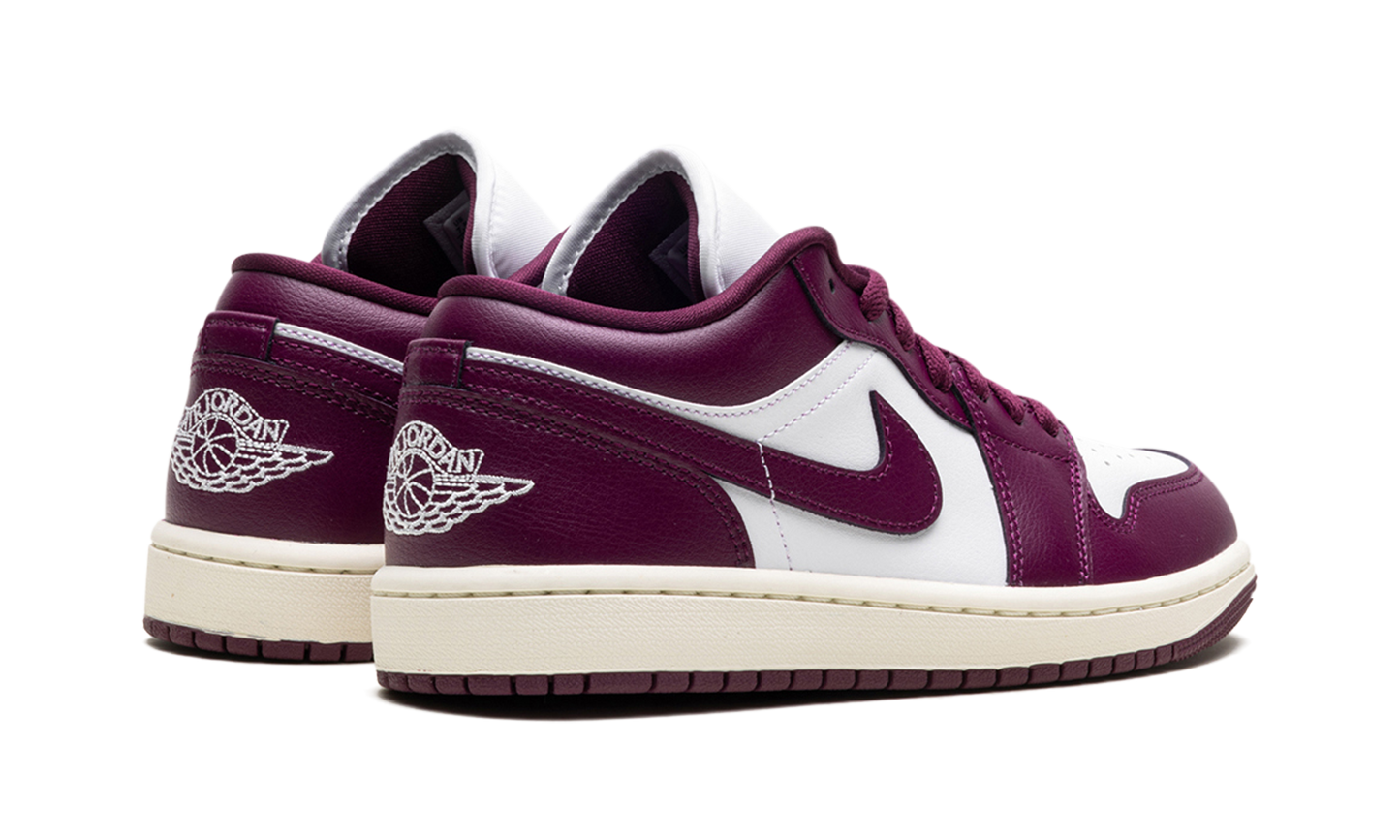 Jordan 1 Low WMNS "Bordeaux"