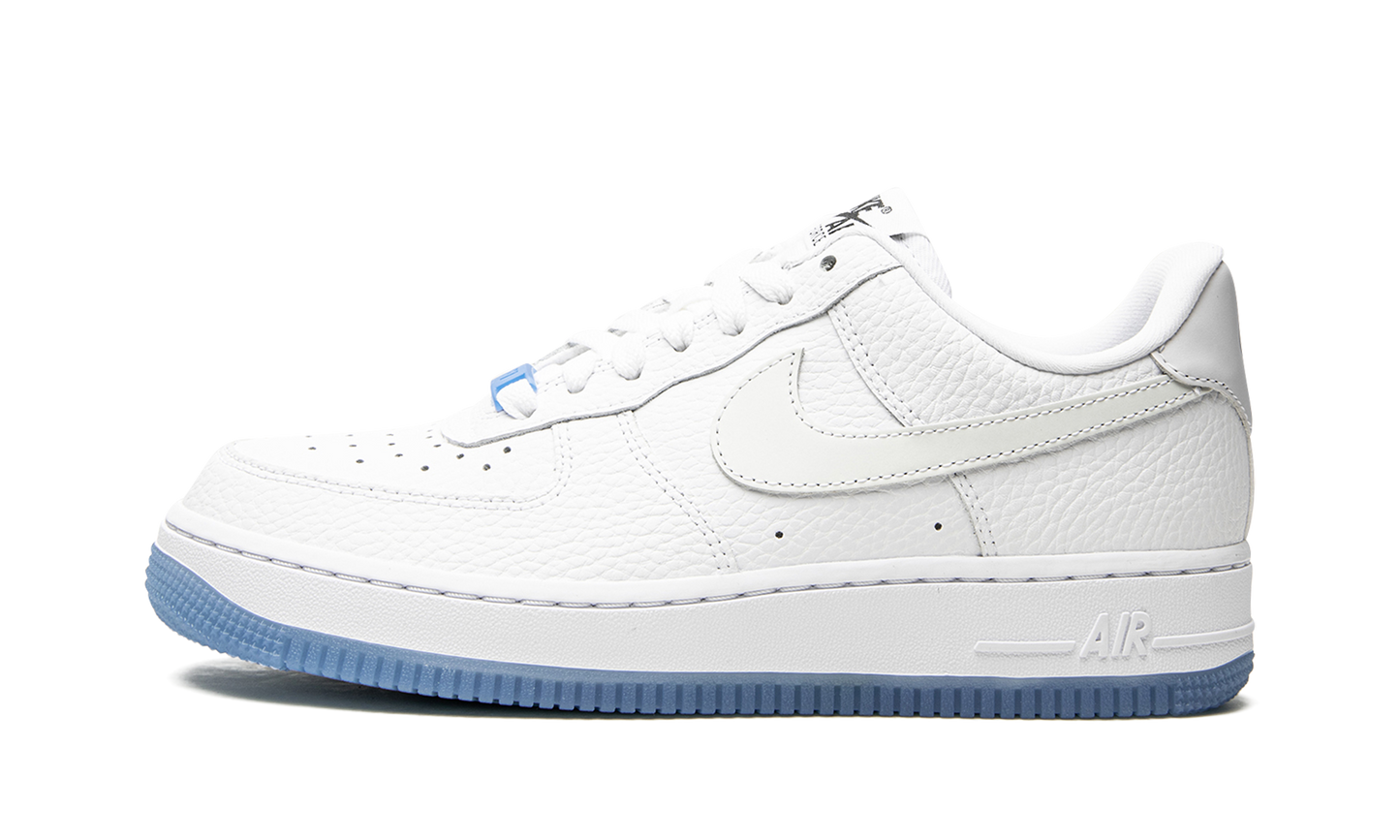 AIR FORCE 1 LO WMNS "UV Reactive Swoosh"