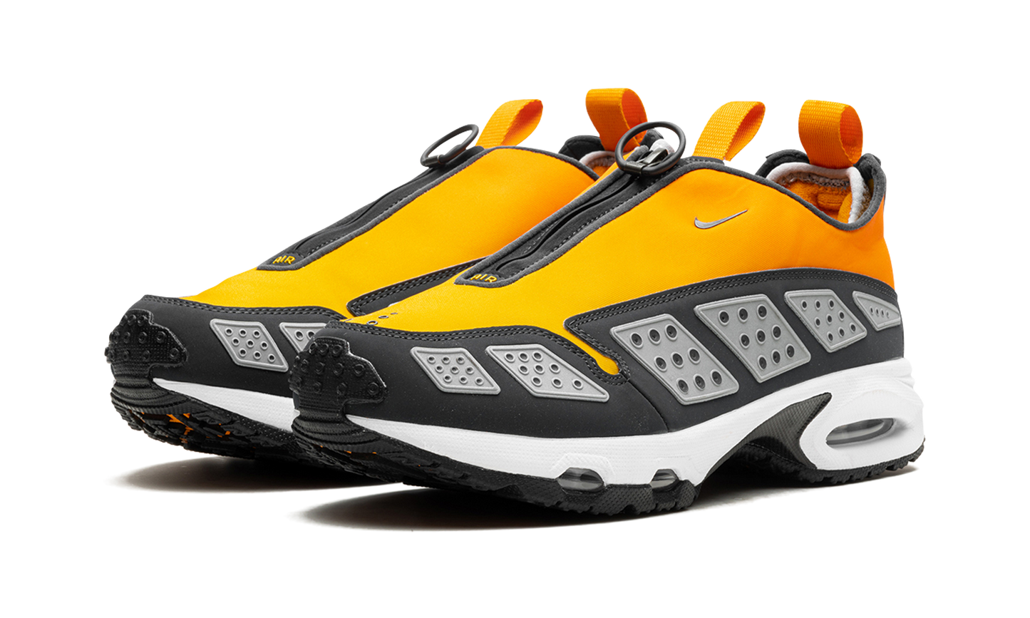 Air Max Sunder WMNS "Canyon Gold Deep Ocean"