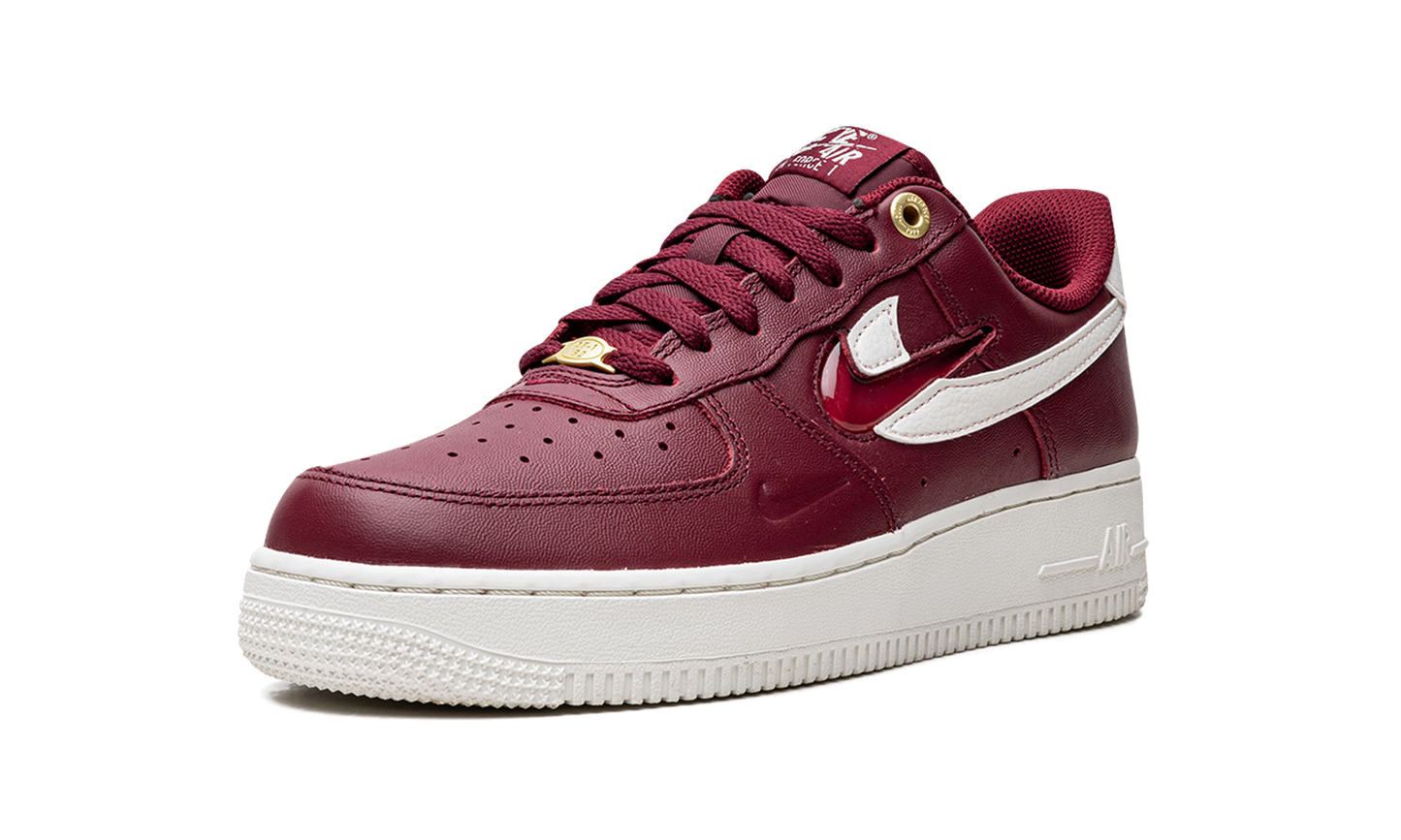 AIR FORCE 1 LO WMNS "Logo Pack - Deep Red"