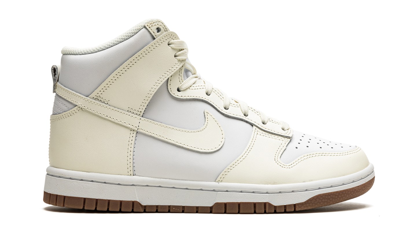 DUNK HIGH MNS WMNS "Sail / Gum"