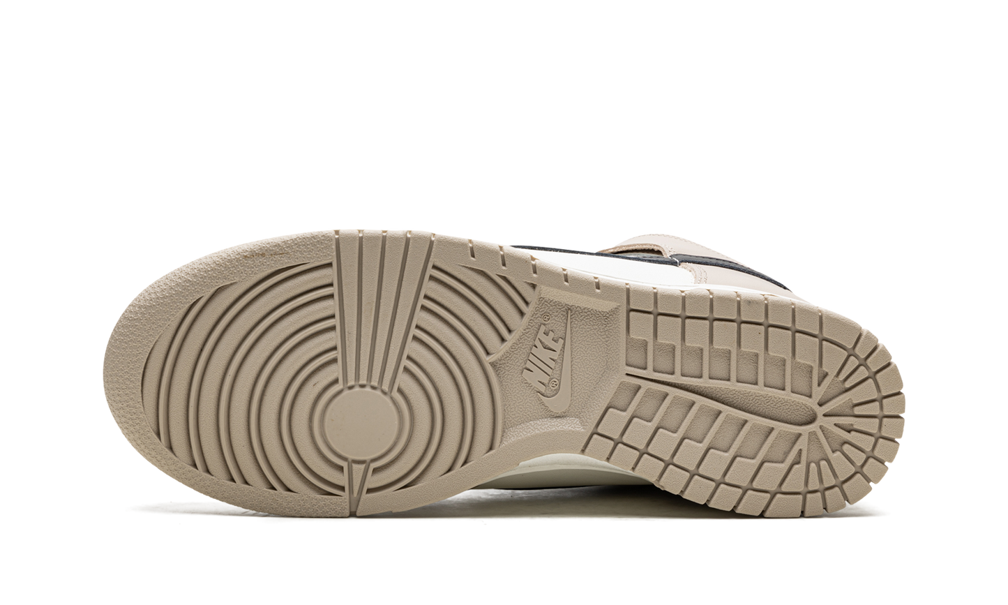 DUNK HIGH WMNS "Fossil Stone"