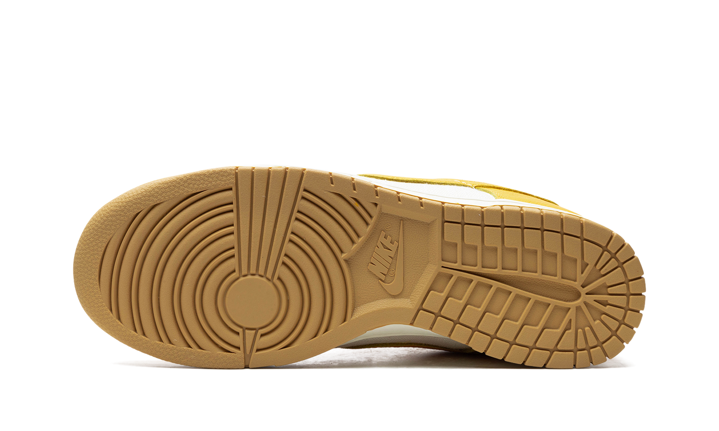 Dunk Low "University Gold"