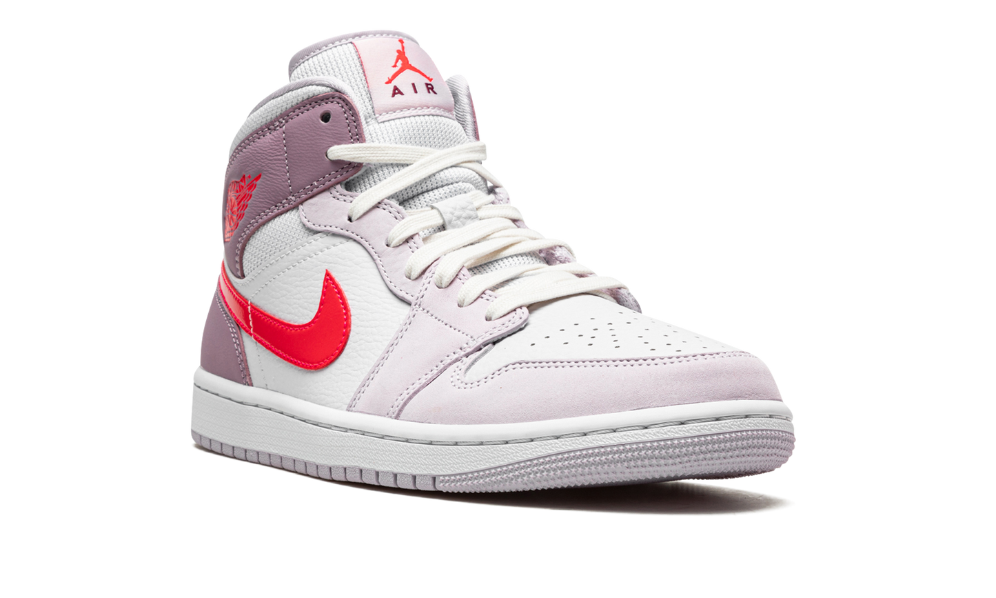 AIR JORDAN 1 MID WMNS "Valentine’s Day 2022"