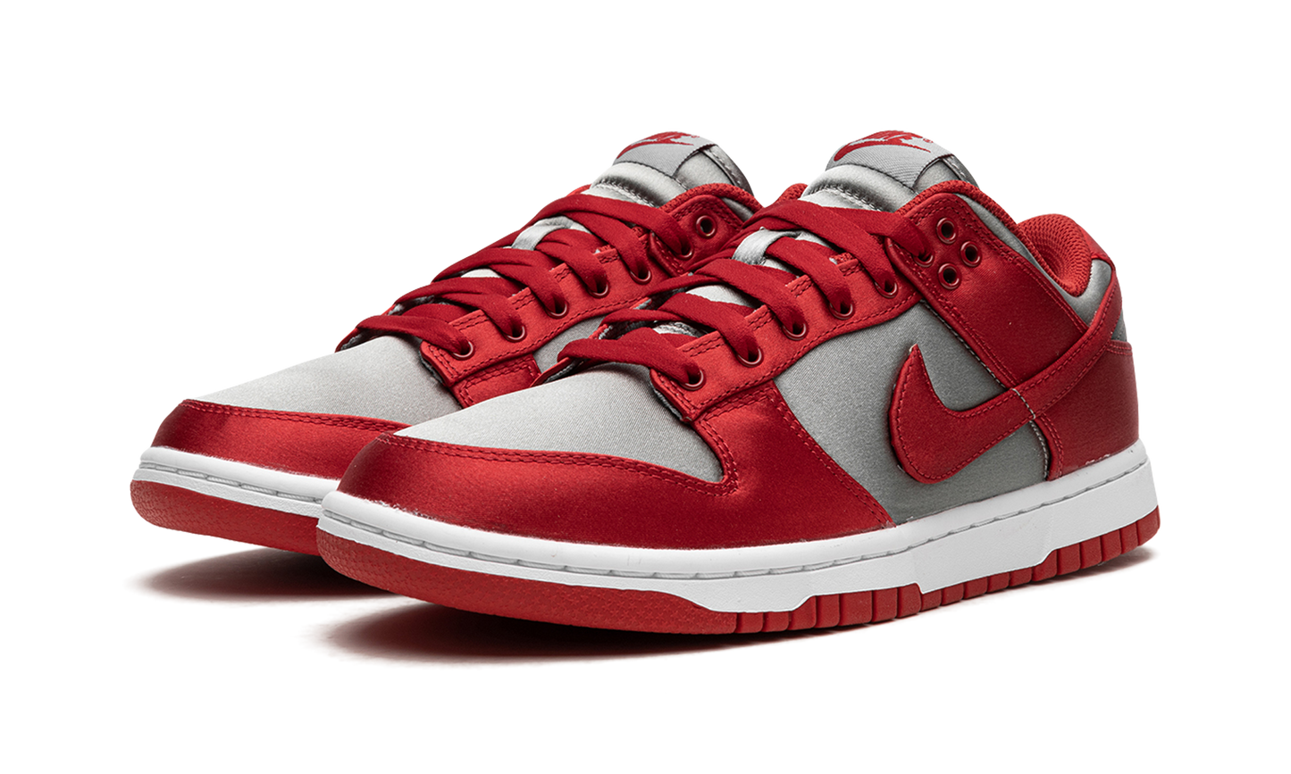DUNK LOW WMNS "UNLV Satin"