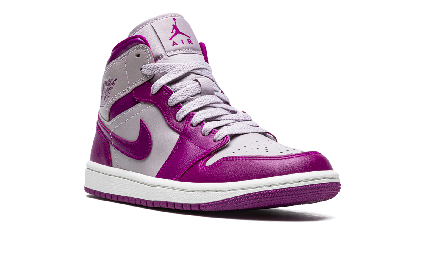 AIR JORDAN 1 MID WMNS "Magenta"