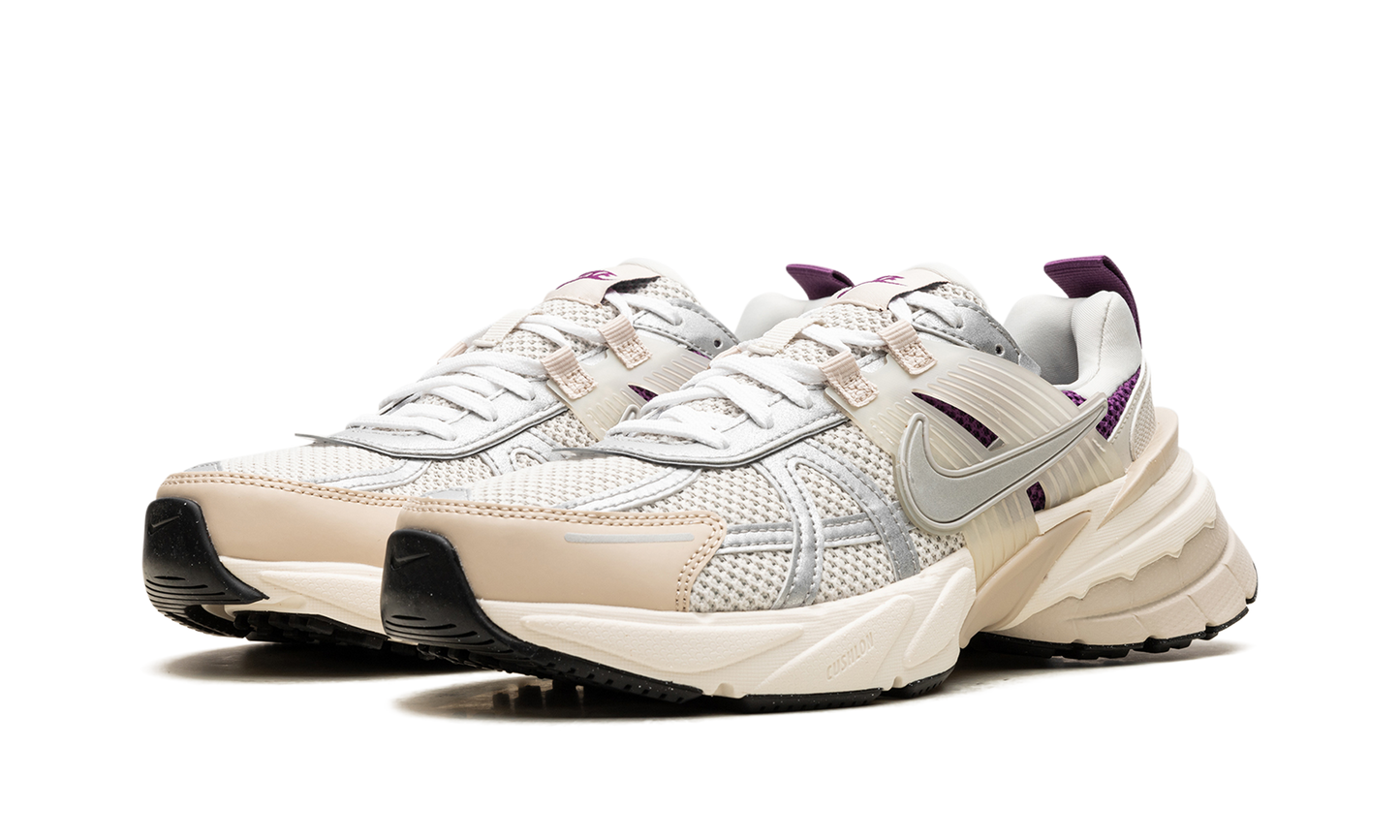 V2K Run Prm Wmns "Light Bone"