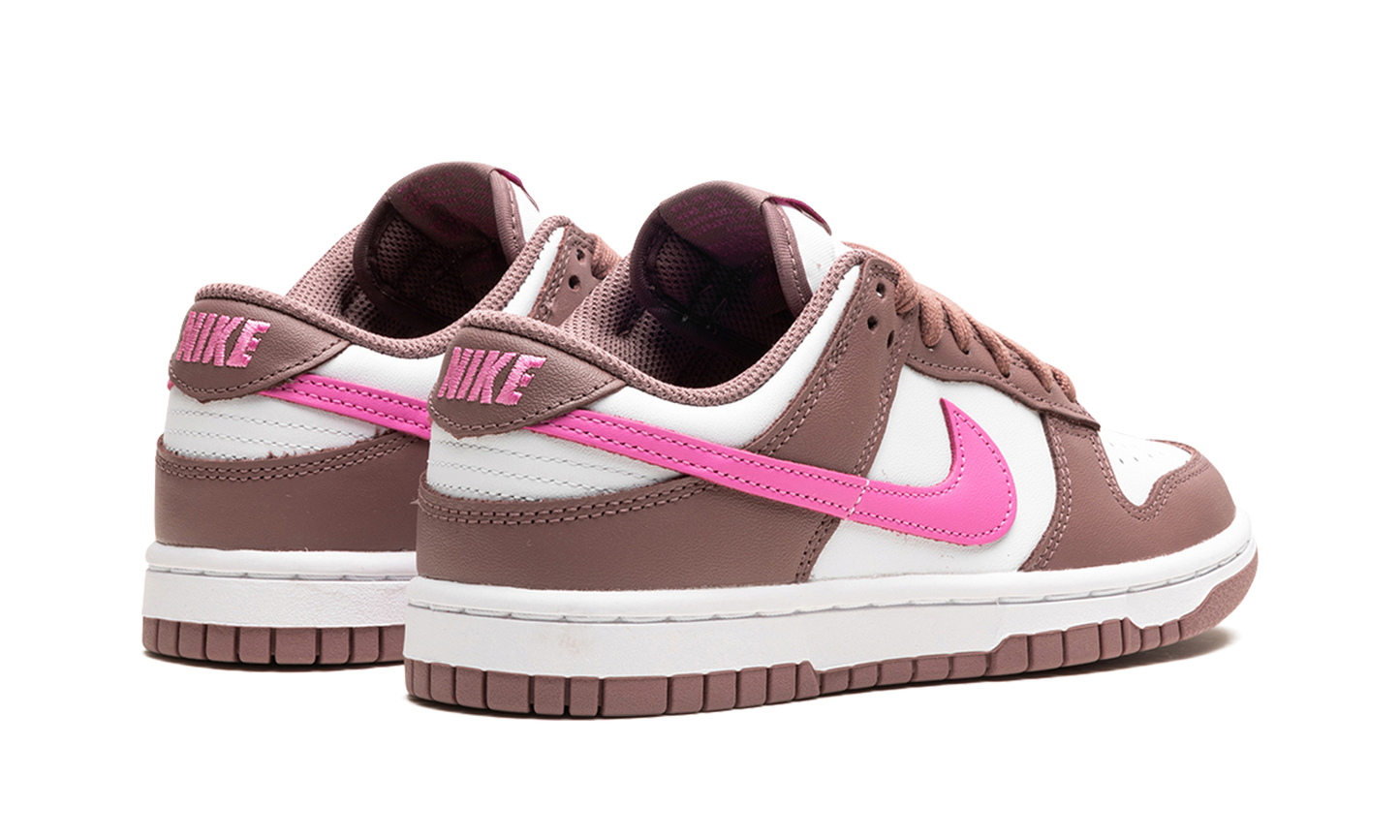 DUNK LOW WMNS "Smokey Mauve"