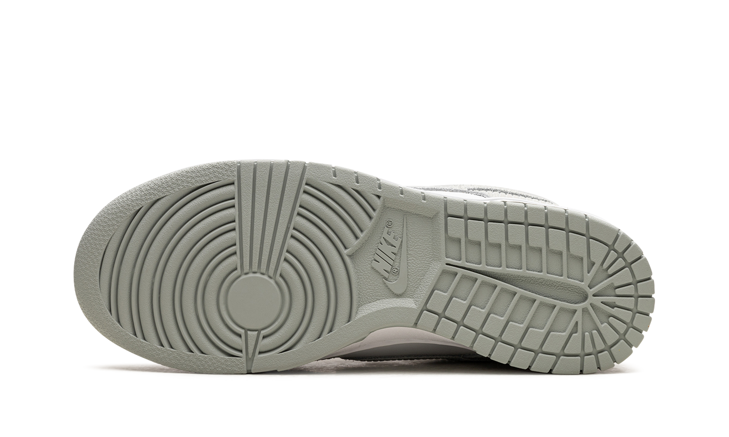 DUNK LOW WMNS "Grey Corduroy"