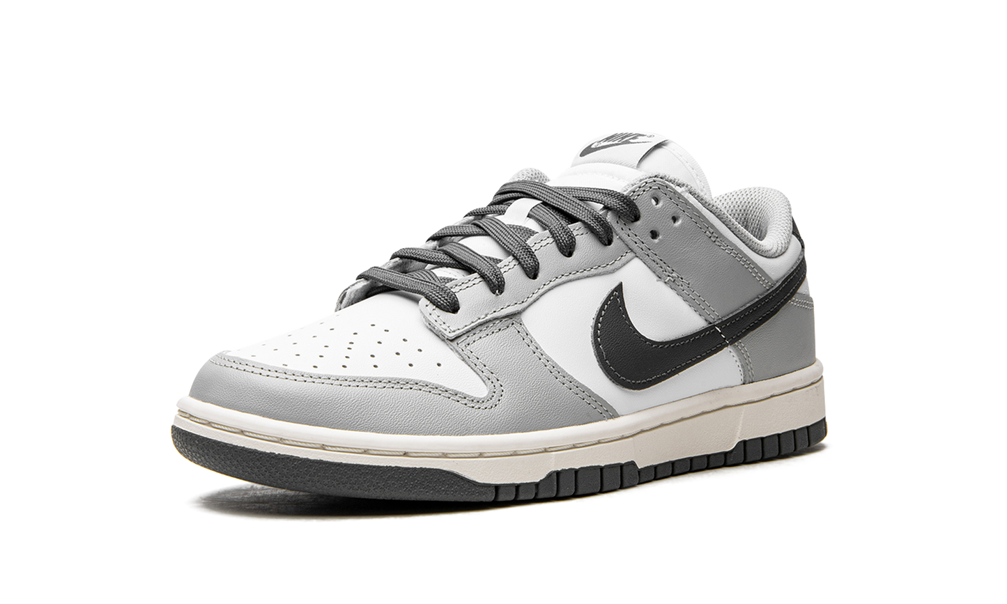 DUNK LO MNS WMNS "Light Smoke Grey"