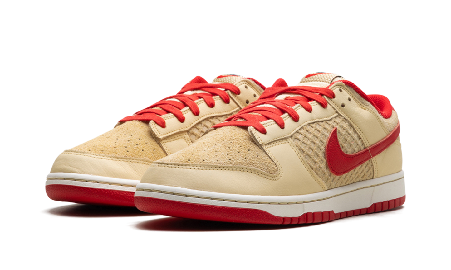 Dunk Low "STRAWBERRY WAFFLE"