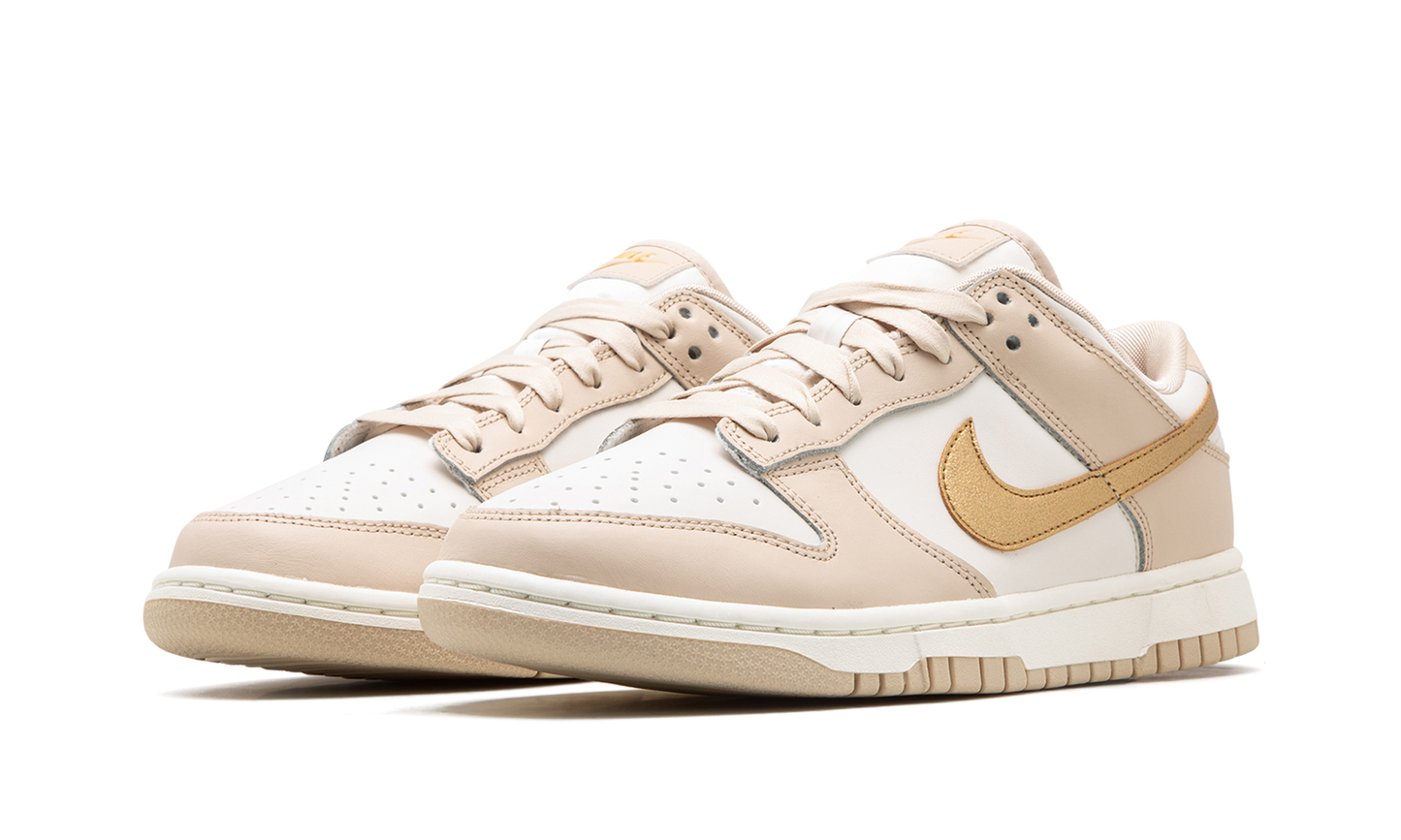 DUNK LO MNS WMNS "Phantom Metallic Gold"