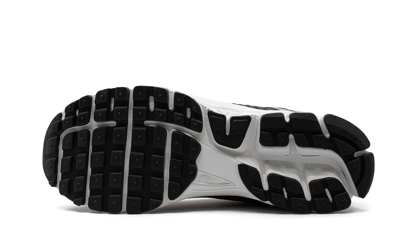 Air Zoom Vomero 5 "Black Picante Red"