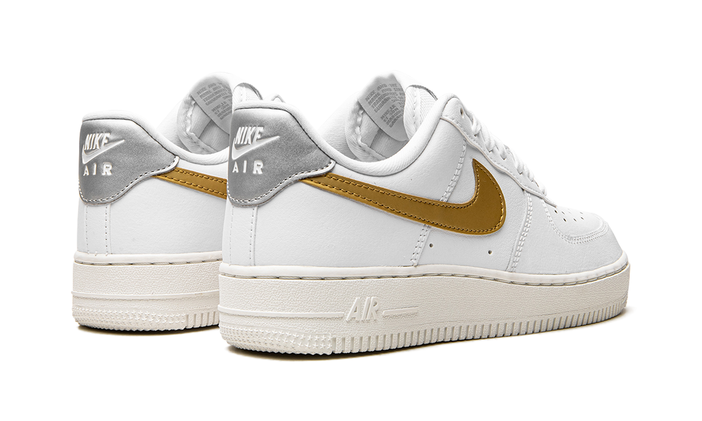 AIR FORCE 1 MNS WMNS "White / Gold / Silver"