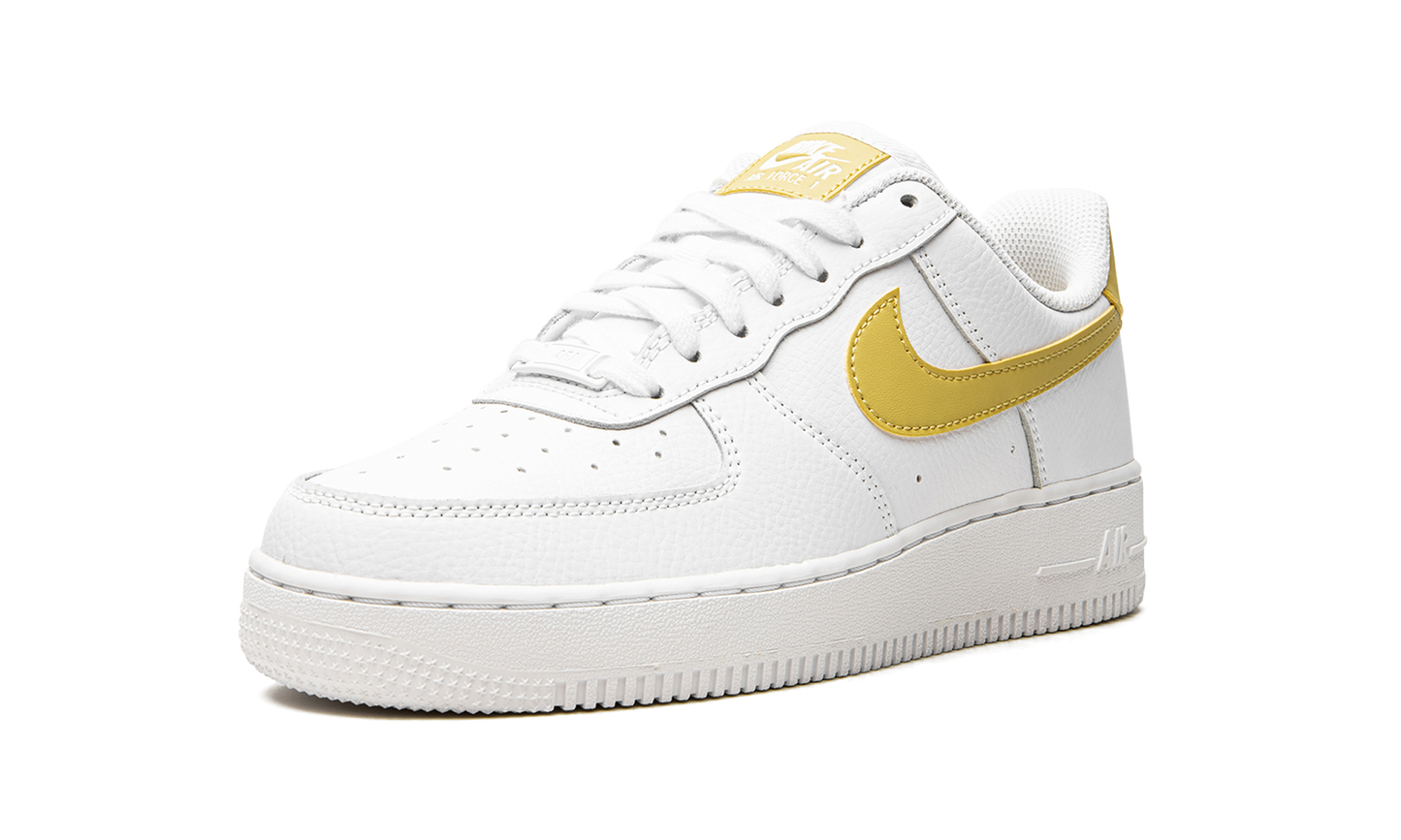 AIR FORCE 1 LO MNS WMNS "White / Saturn Gold"
