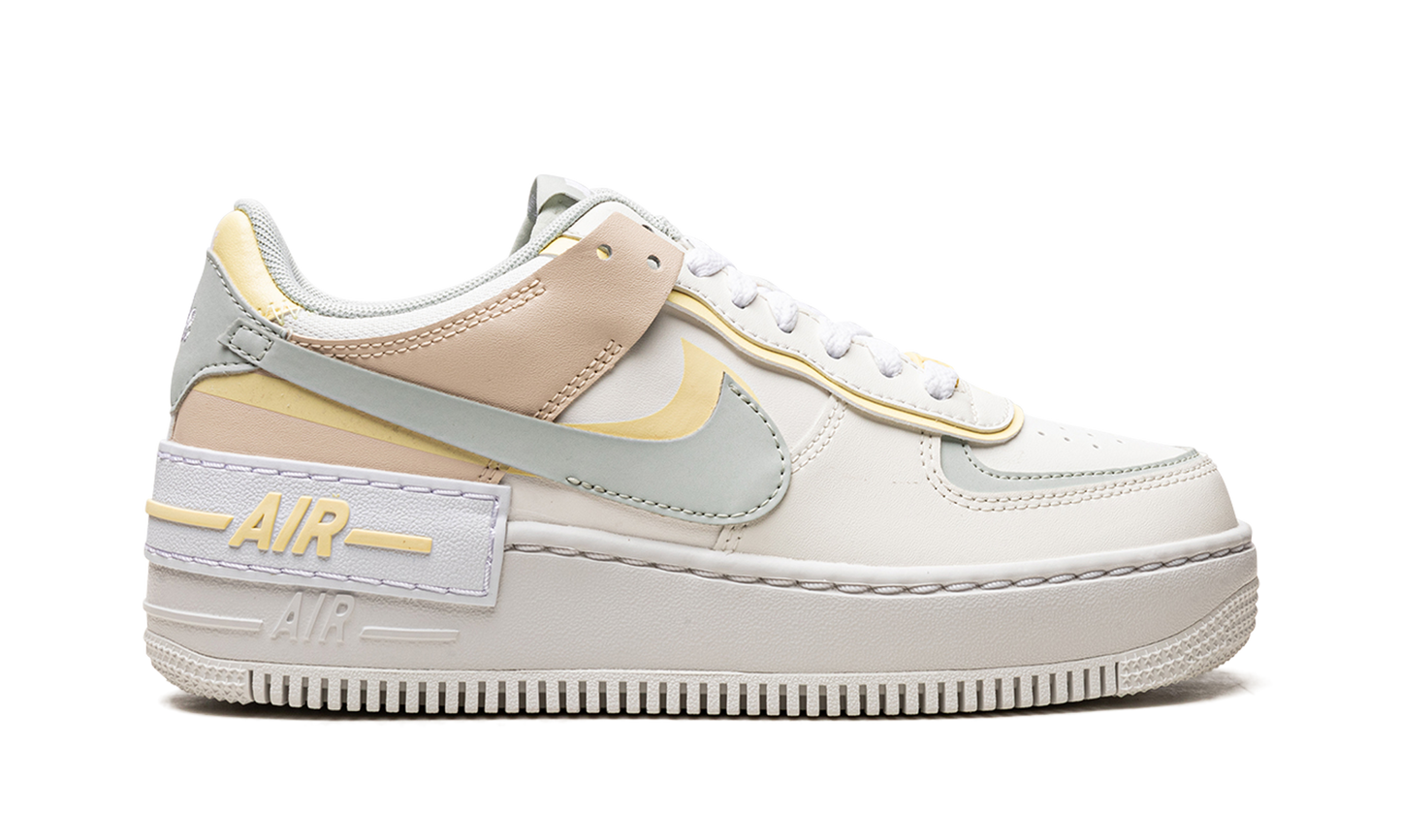 AF1 SHADO WMNS "Sail / Citron Tint"