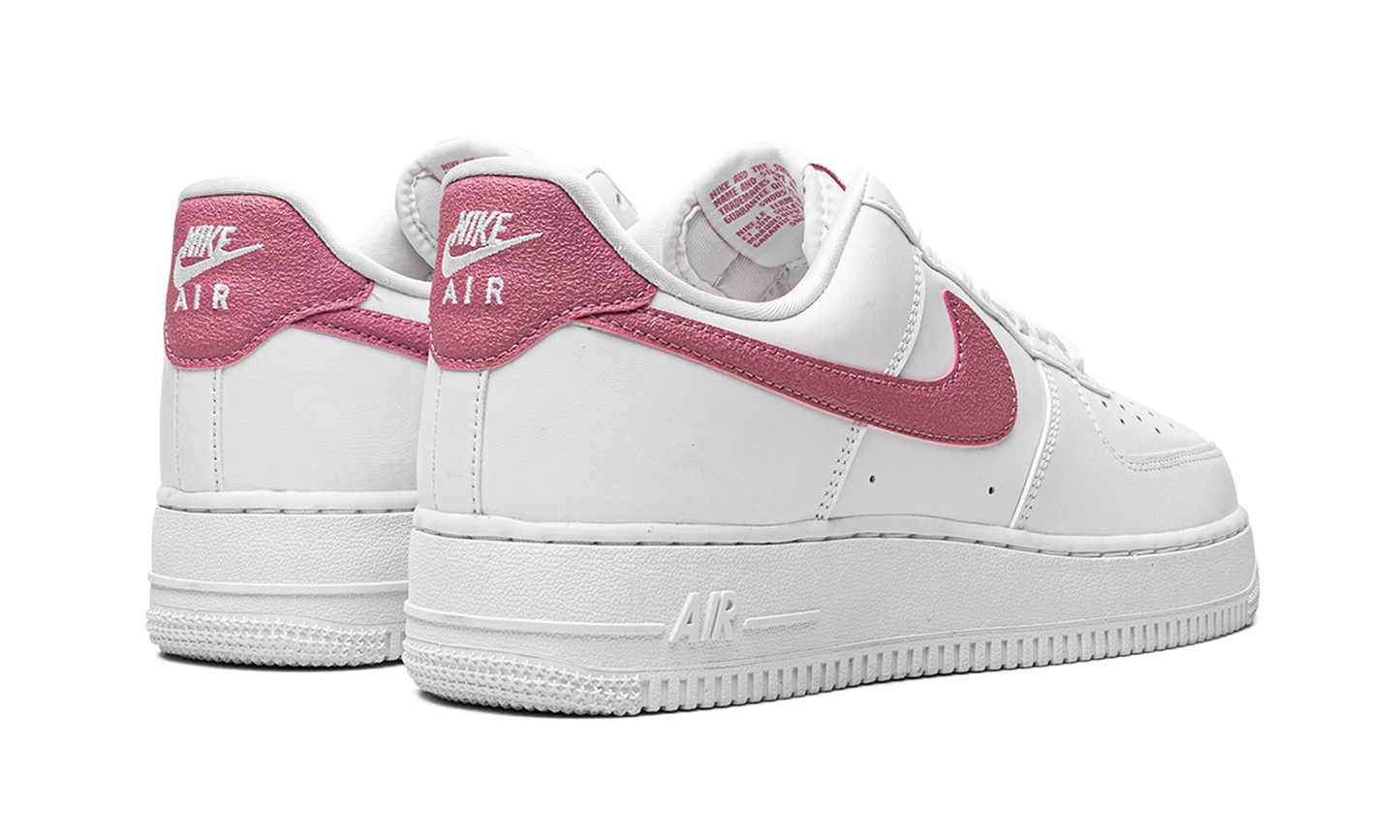 AIR FORCE 1 '07 ESS TRINO MNS WMNS "Desert Berry"