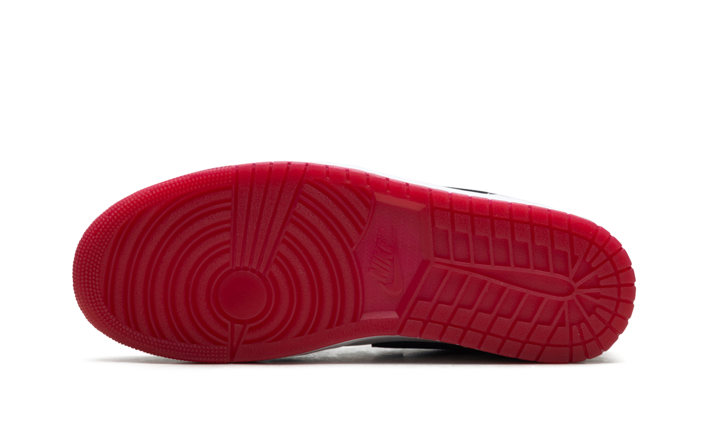 Jordan 1 Low SE "Black Toe (2025)"