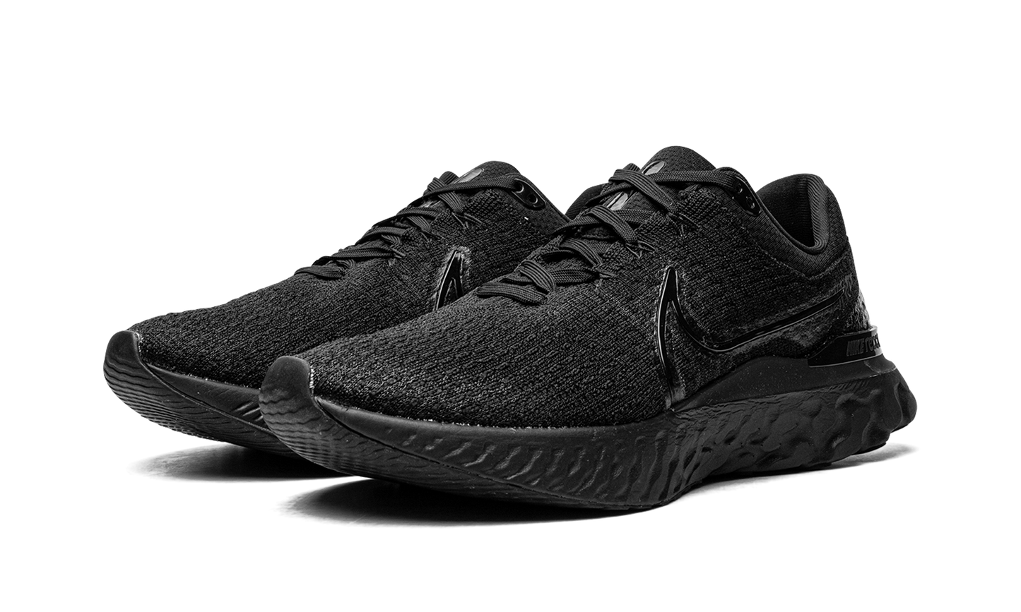 React Infinity Run Flyknit 3 "Triple Black"