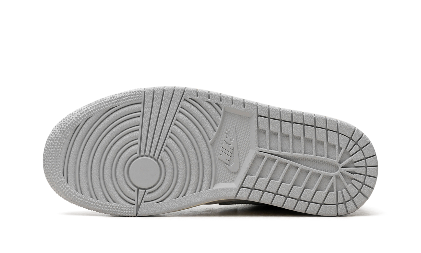 Air Jordan 1 WMNS "Light Grey"