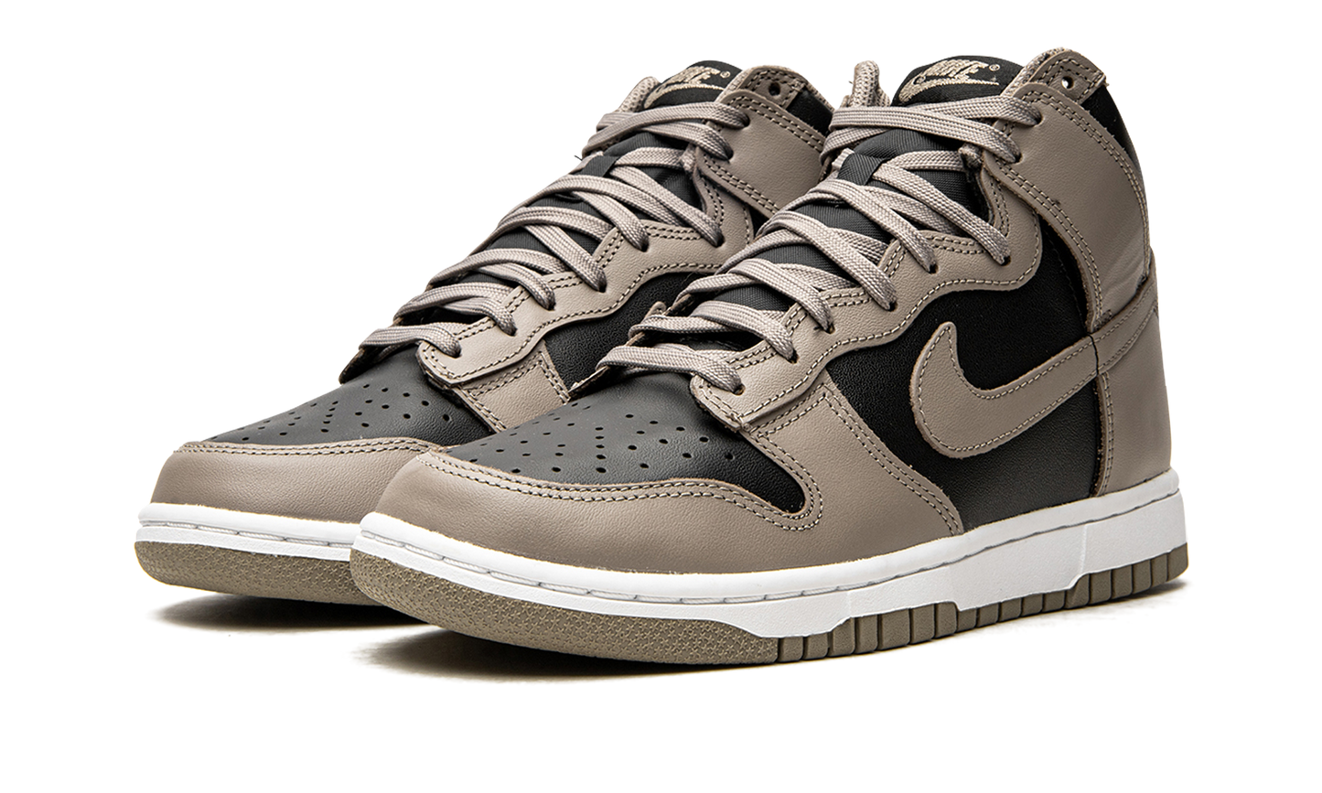 DUNK HIGH WMNS "Moon Fossil"