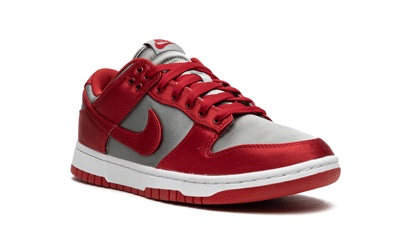 DUNK LOW WMNS "UNLV Satin"