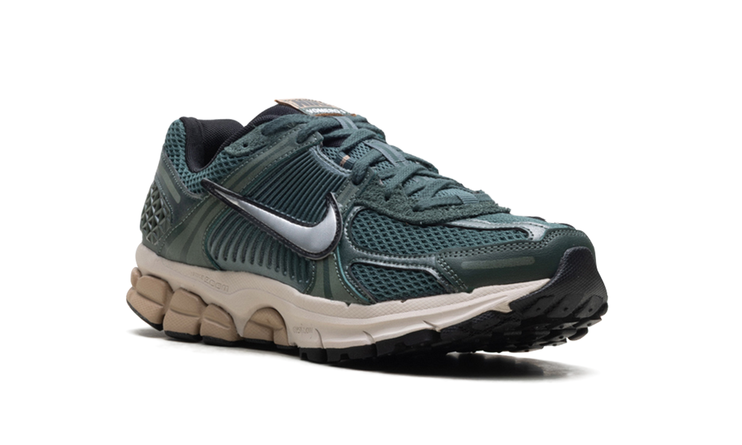 Air Zoom Vomero 5 WMNS "Vintage Green"
