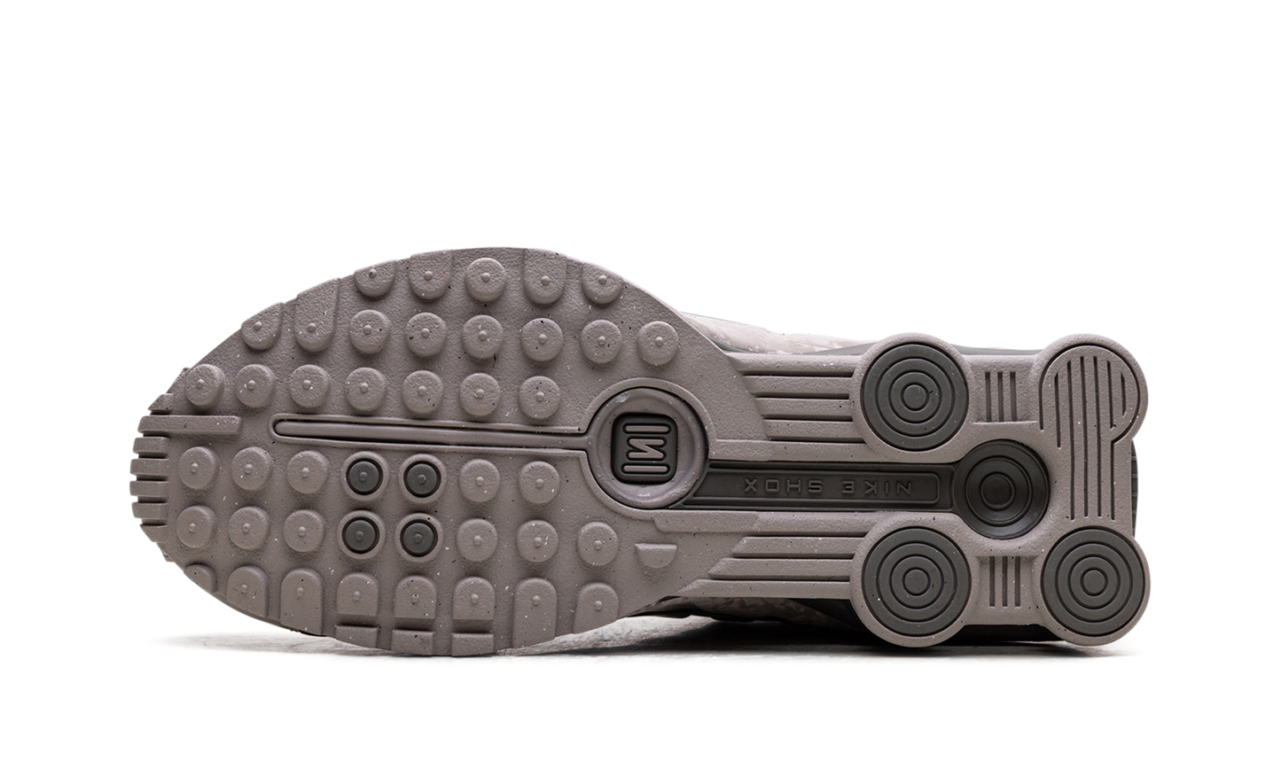 Shox R4 WMNS "Flat Pewter Floral"