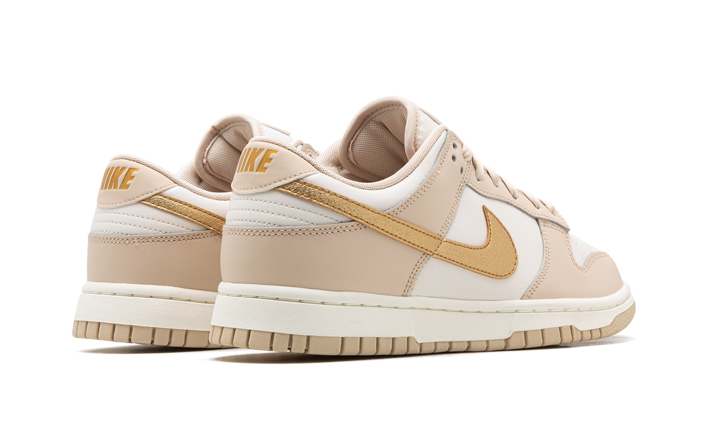 DUNK LO MNS WMNS "Phantom Metallic Gold"