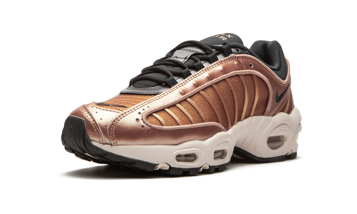 AIR MAX TAILIND 4 WMNS "Metallic Red Bronze"