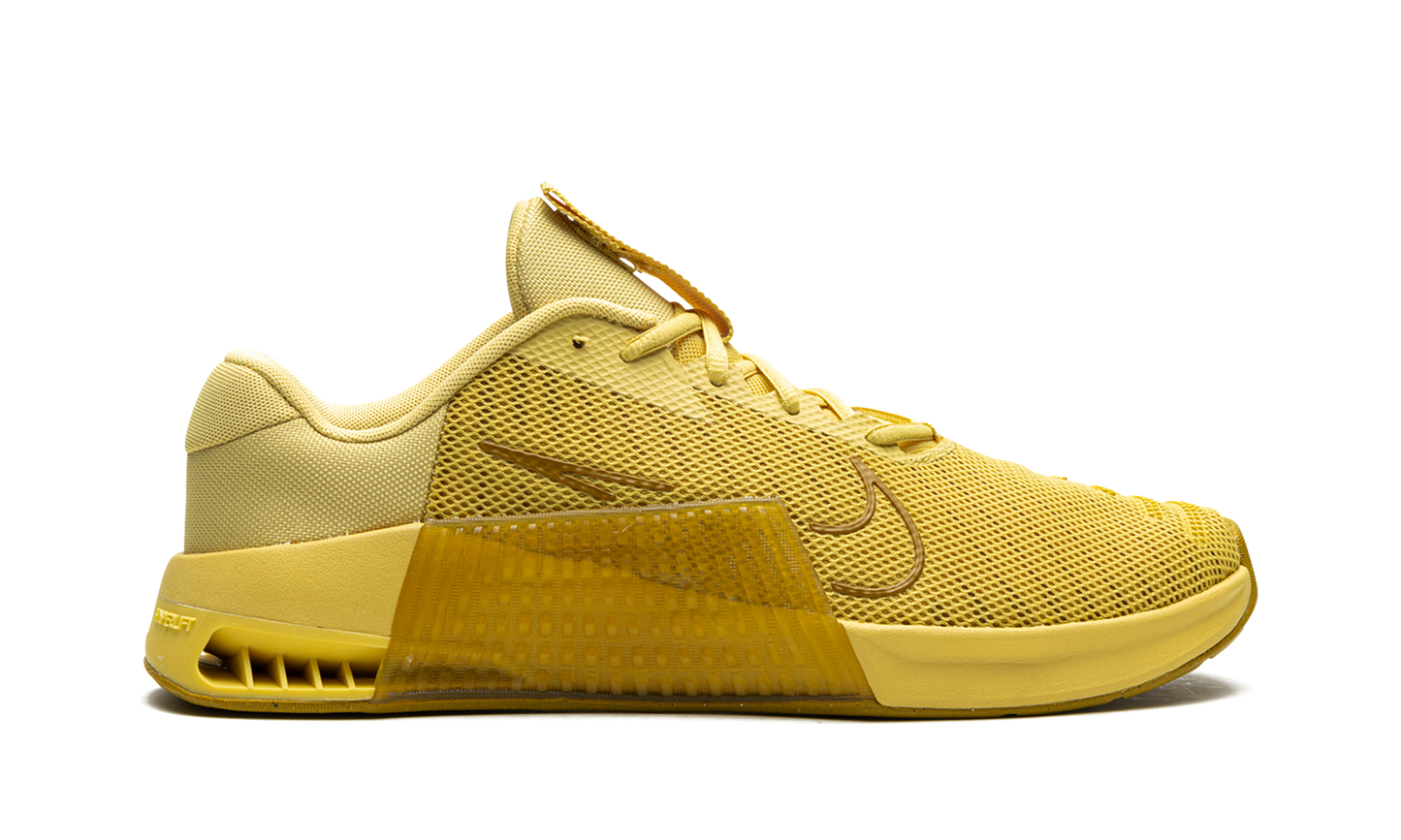 Metcon 9 "Saturn Gold"