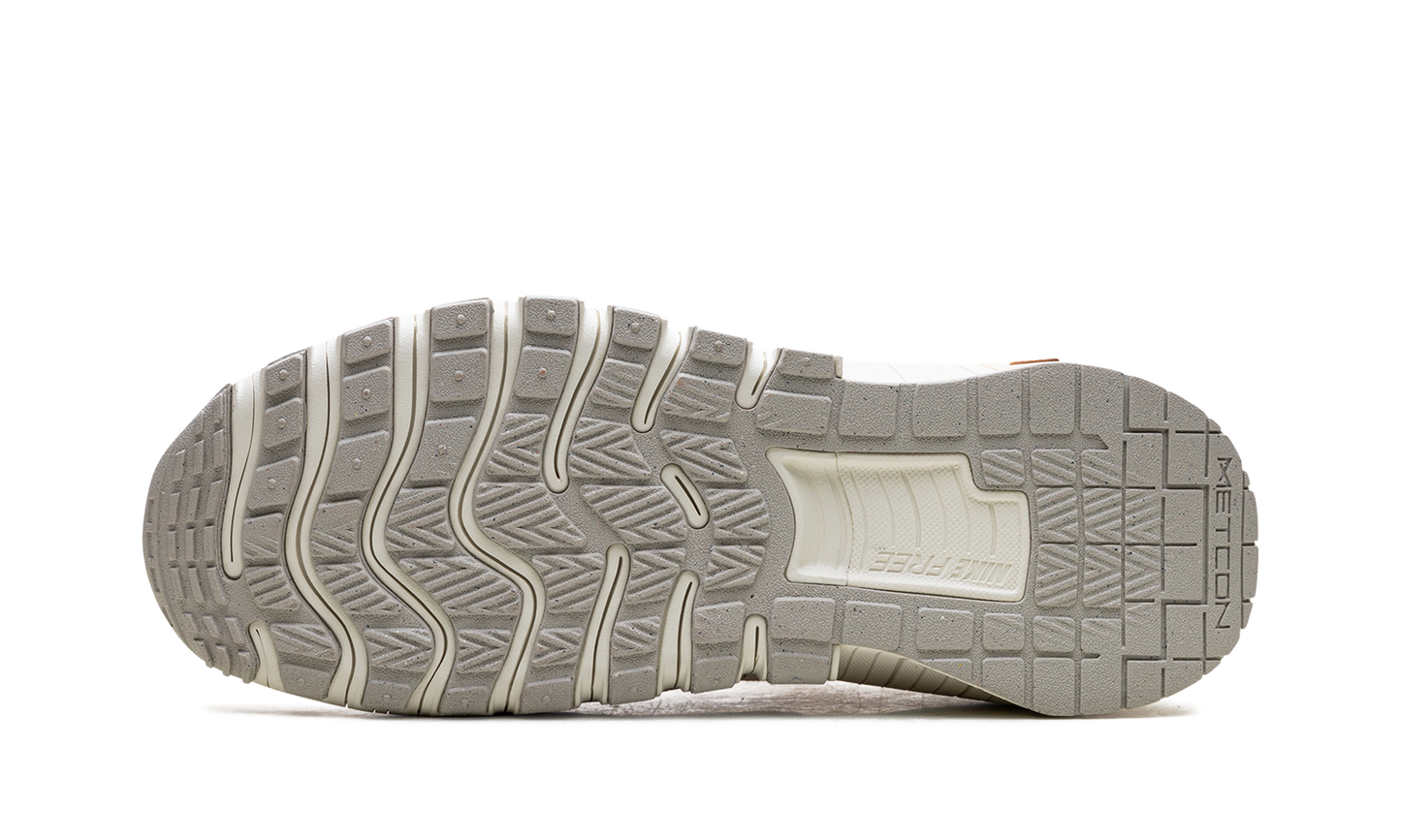 Free Metcon 6 WMNS "Pale Ivory / Guava Ice / Sail / Metallic Red Bronze"