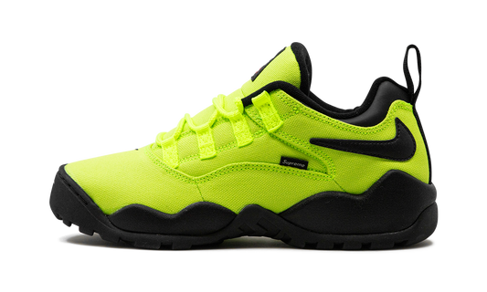 SB Darwin Low "Supreme - Volt"