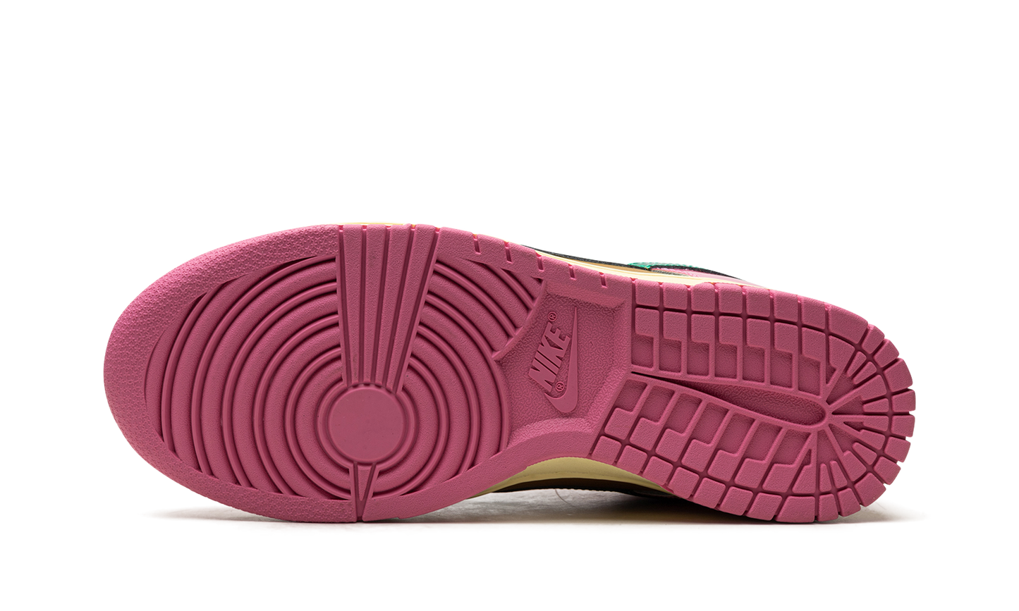 DUNK LOW WMNS "Parris Goebel"