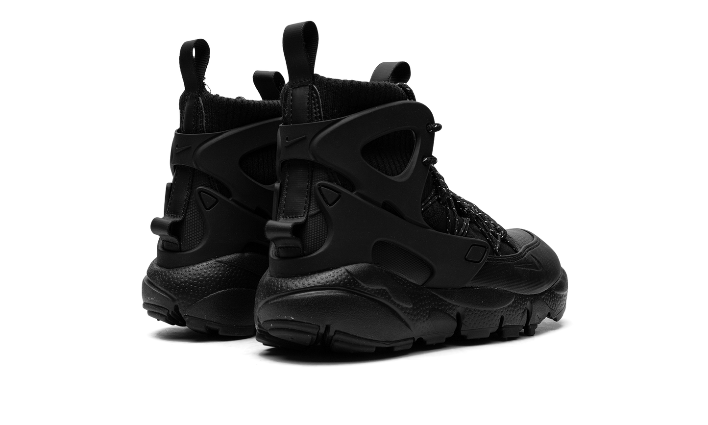 AIR FOOTSCAPE MID MNS WMNS "Triple Black"