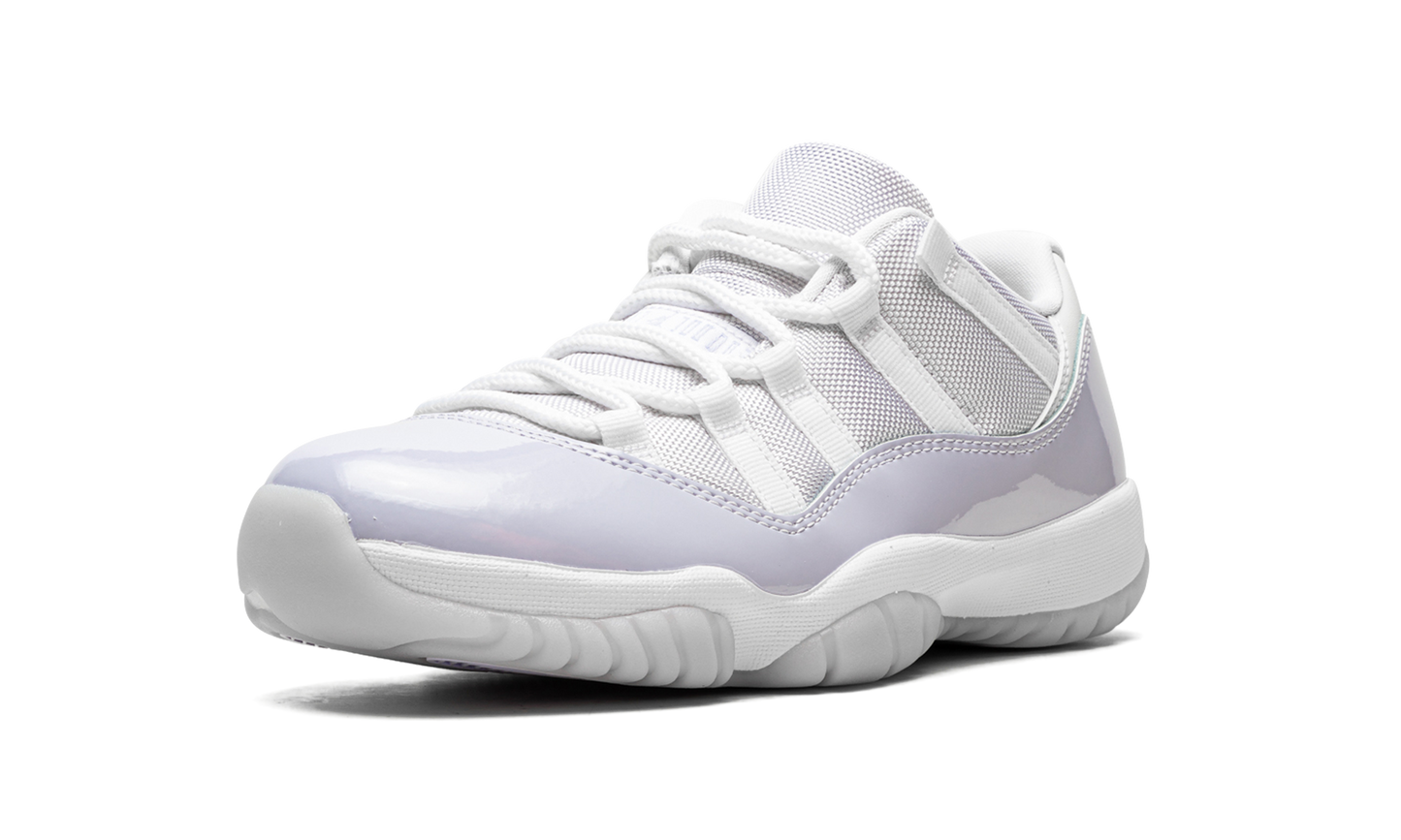 AIR JORDAN 11 LOW WMNS "Pure Violet"