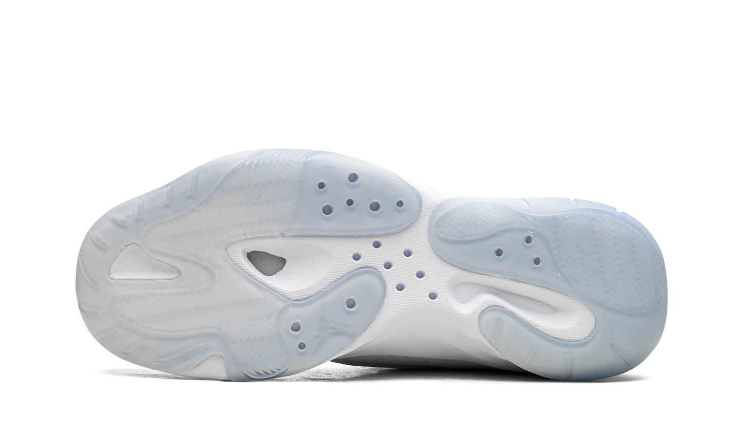 Jordan 11 CMFT Low "Cherry"