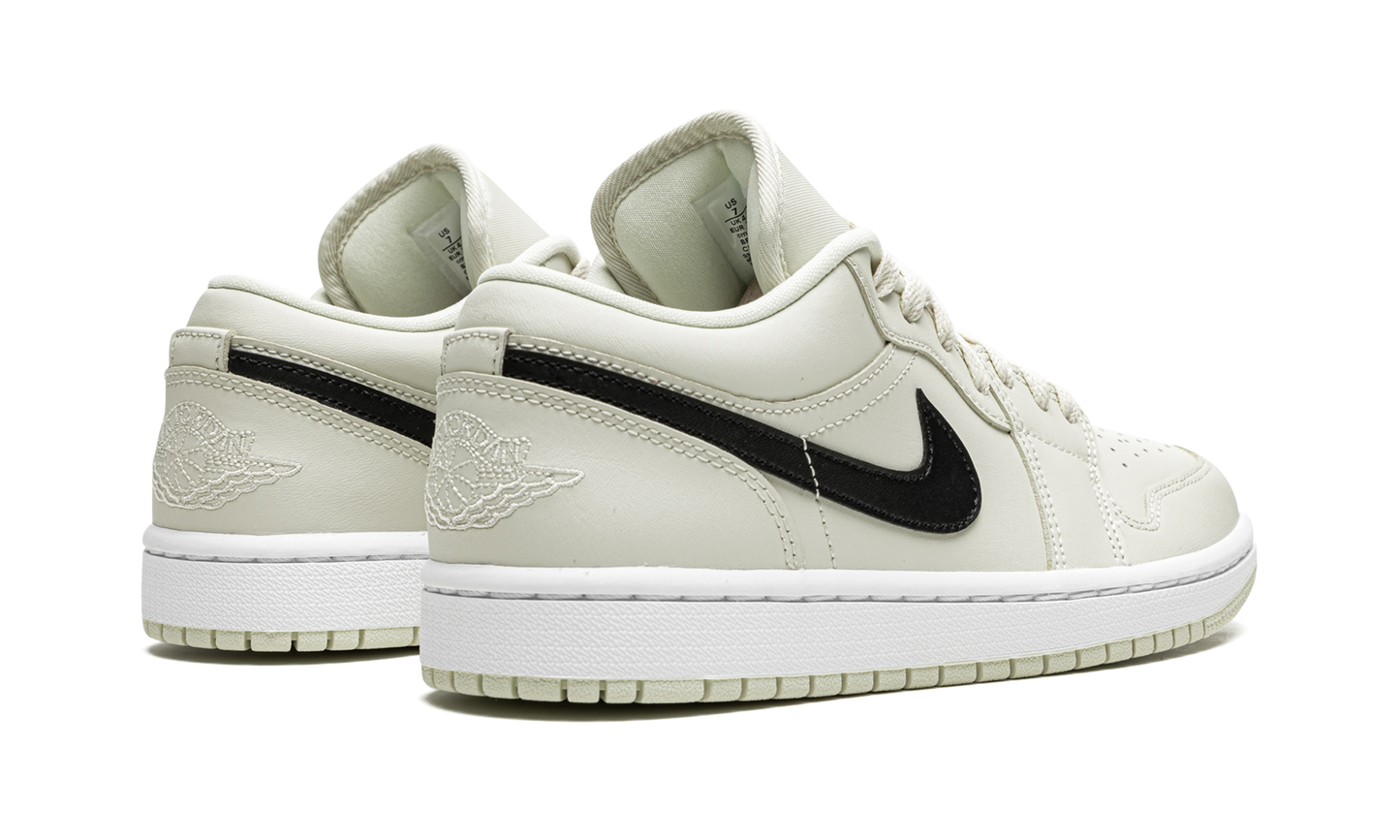 AIR JORDAN 1 LO WMNS "Coconut Milk"