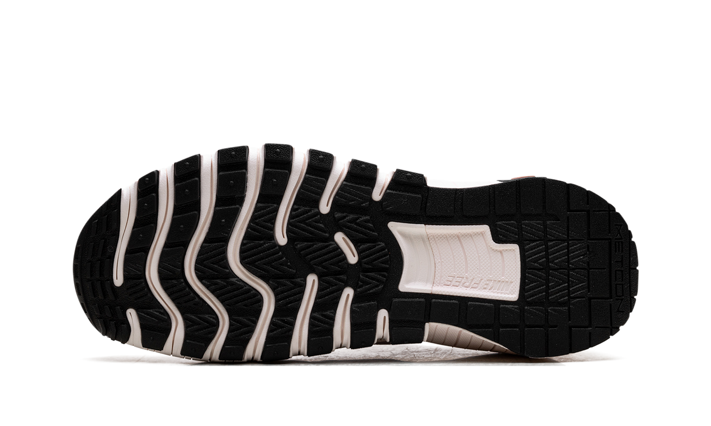 Free Metcon 6 PRM WMNS "Pink Oxford / Light Soft Pink / Black"