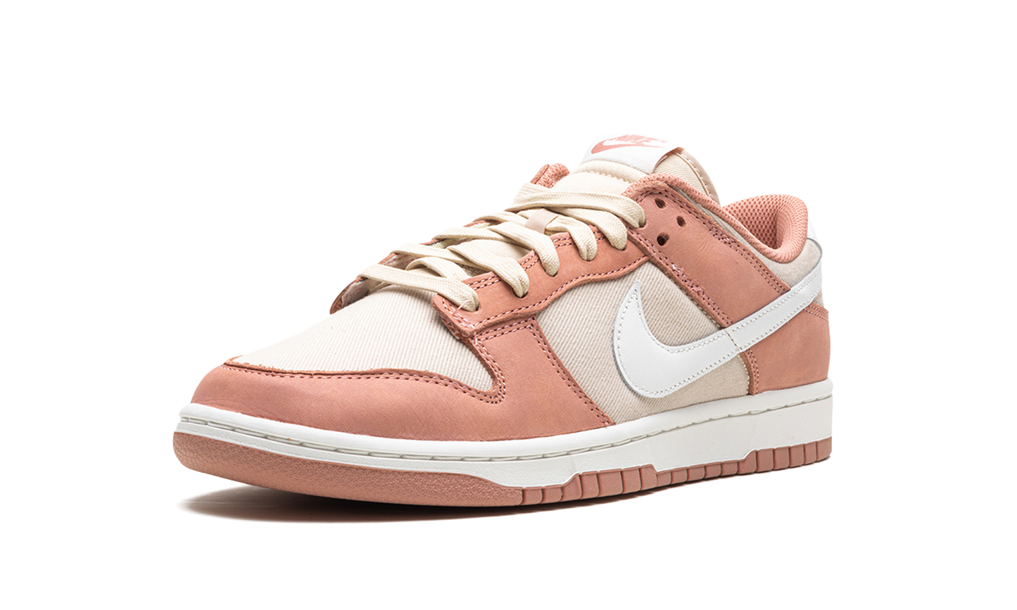 Dunk Low "Red Stardust"