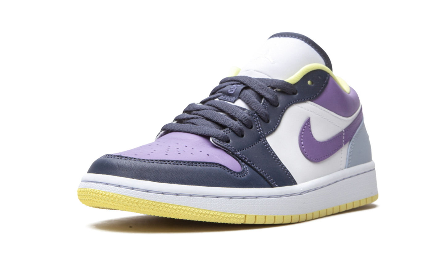 AIR JORDAN 1 LO SE WMNS "Mismatched Purple / Magenta"