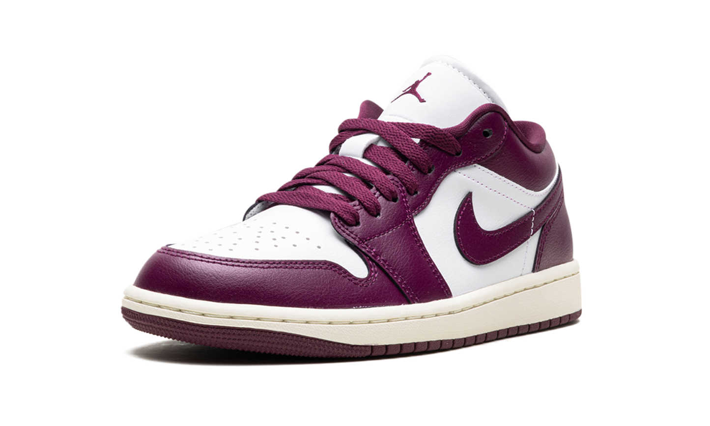 Jordan 1 Low WMNS "Bordeaux"