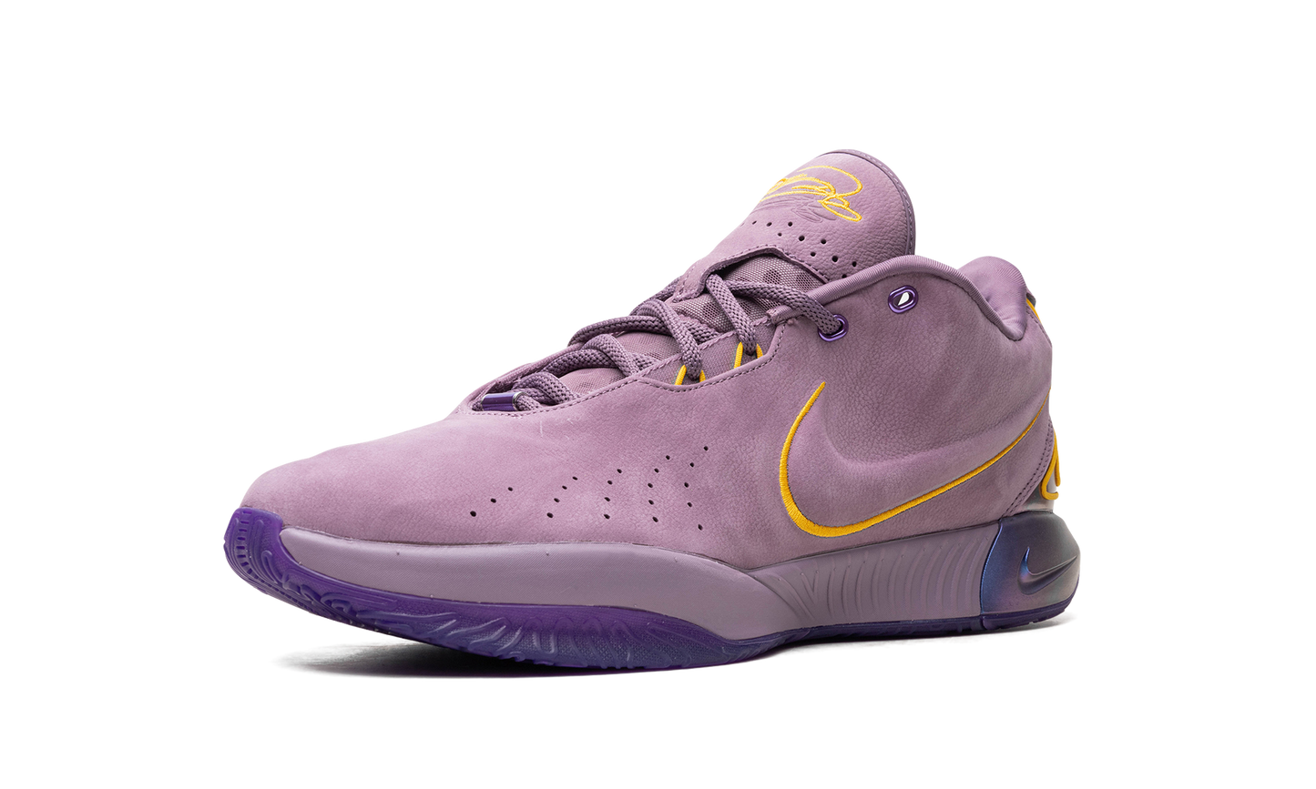 LeBron 21 "Purple Rain"
