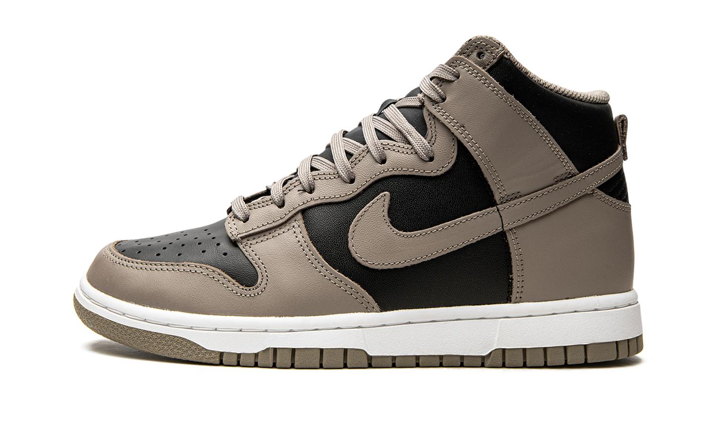 DUNK HIGH WMNS "Moon Fossil"