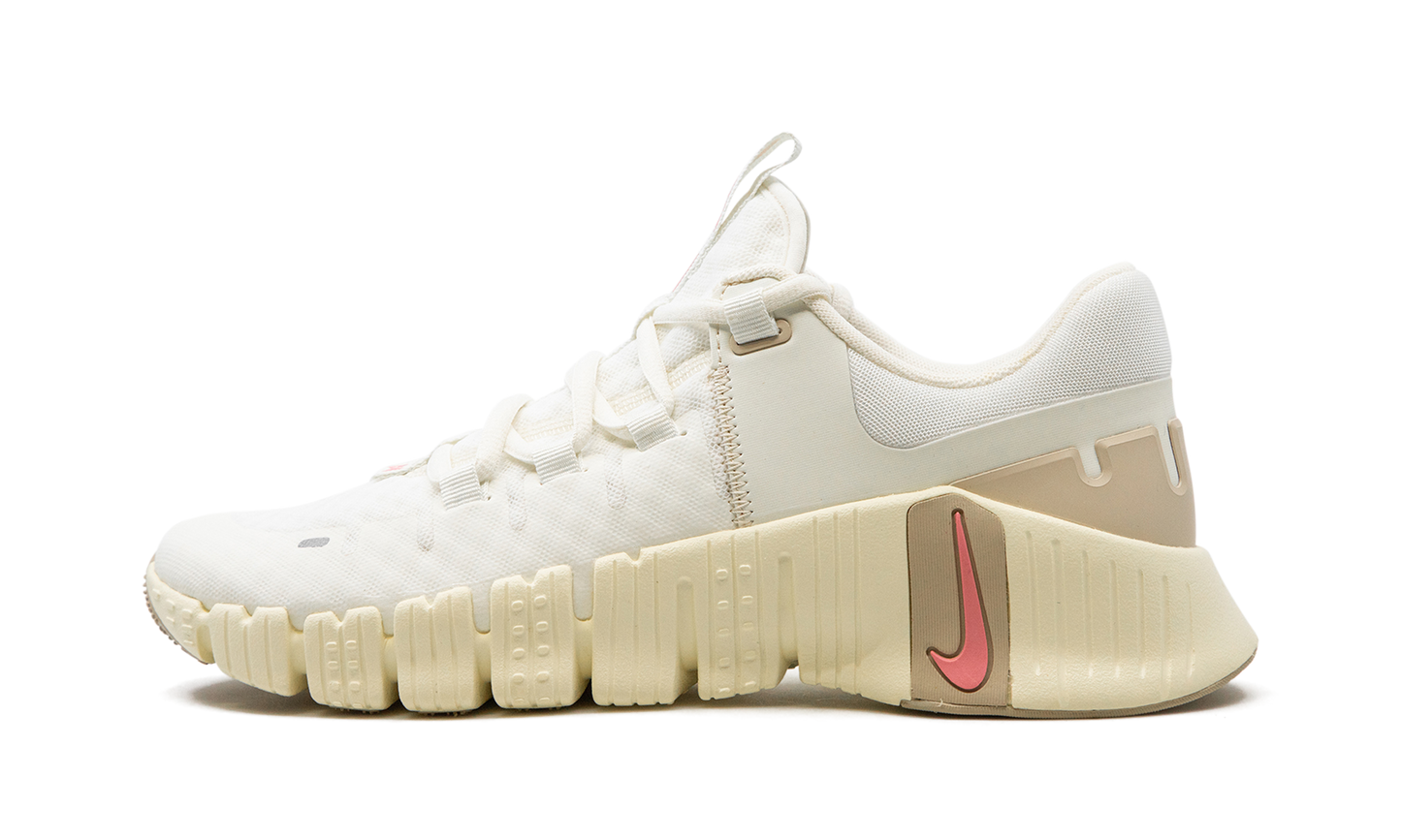 Free Metcon 5 WMNS "Sail Sanddrift"